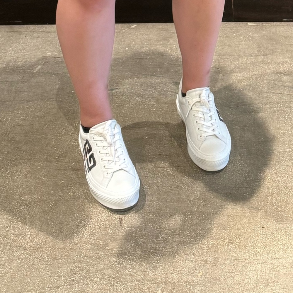Givenchy Sneakers - Picture 15 of 16